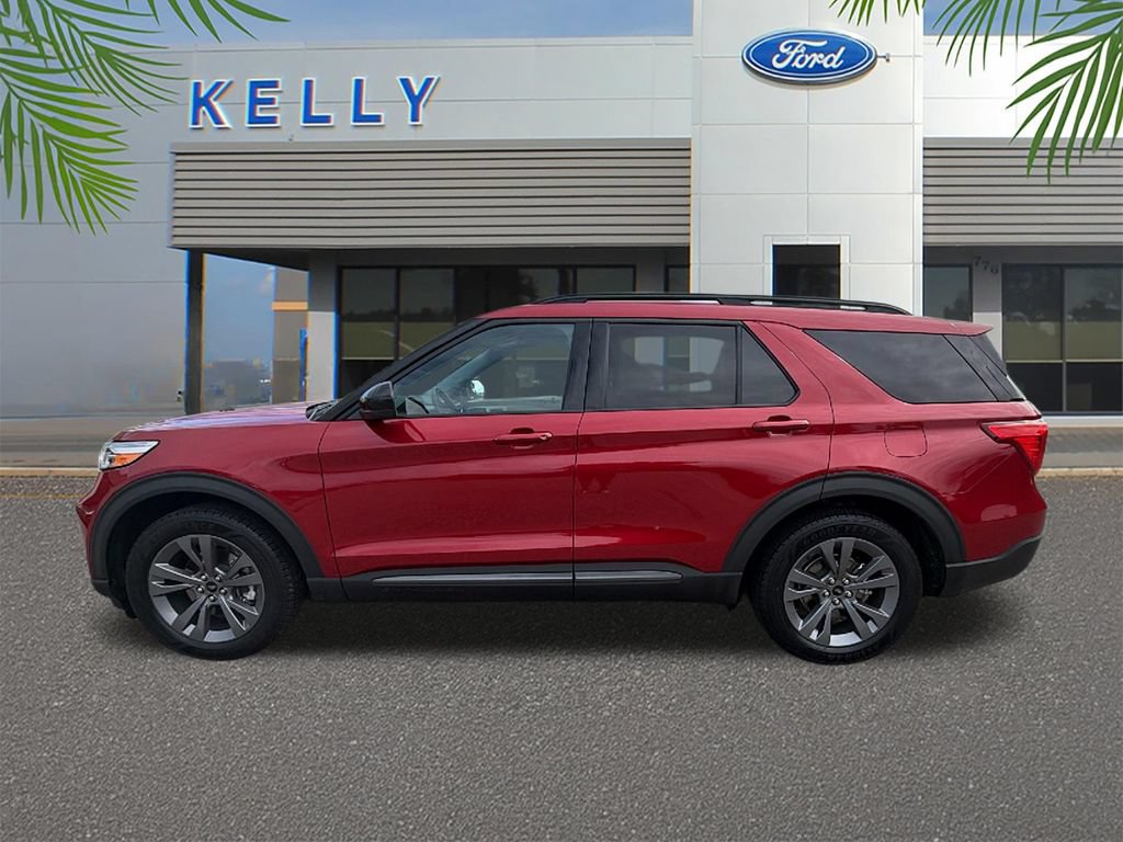 Certified 2022 Ford Explorer XLT w/ Equipment Group 202A RWD image 2