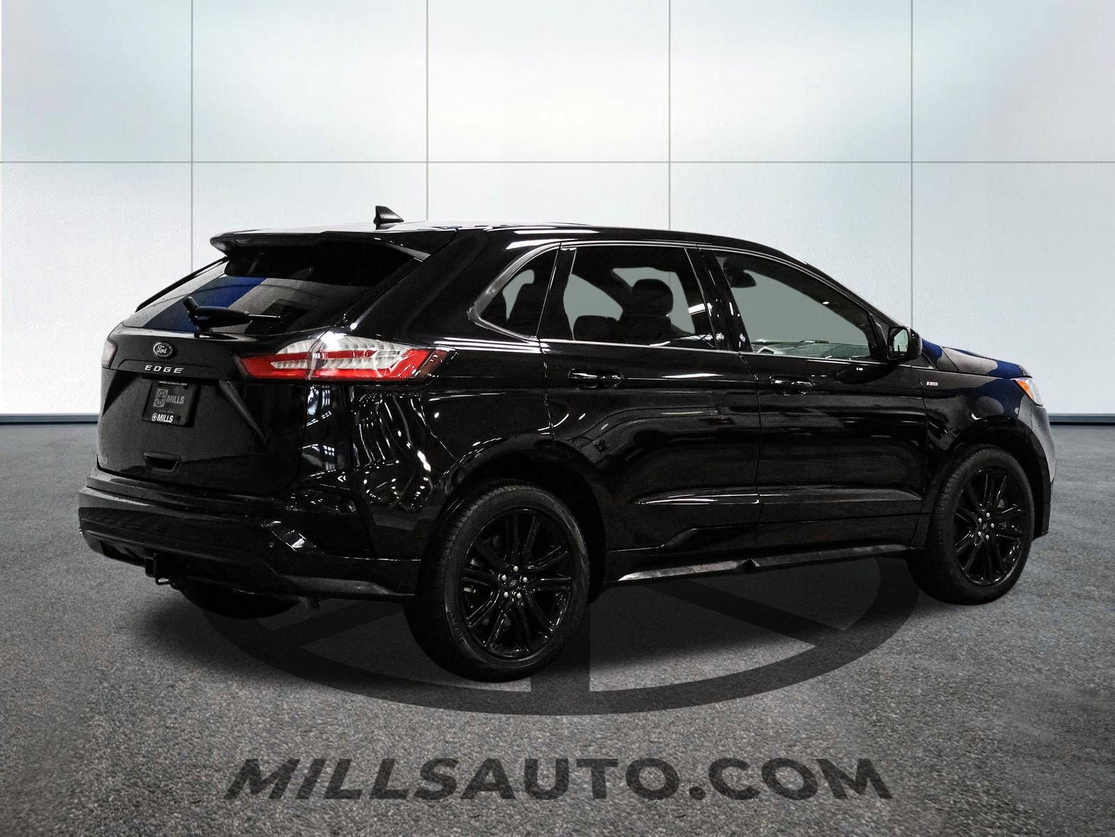 Certified 2024 Ford Edge ST-Line w/ Class II Trailer Tow Package AWD/4WD image 6