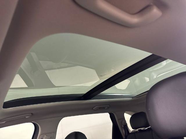 Used 2022 Kia Sorento S w/ Panoramic Sunroof Package AWD/4WD image 11