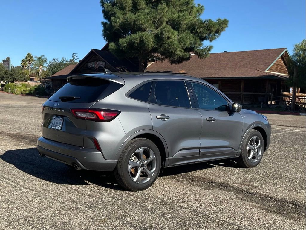 Certified 2024 Ford Escape ST-Line w/ Tech Pack #1 image 9