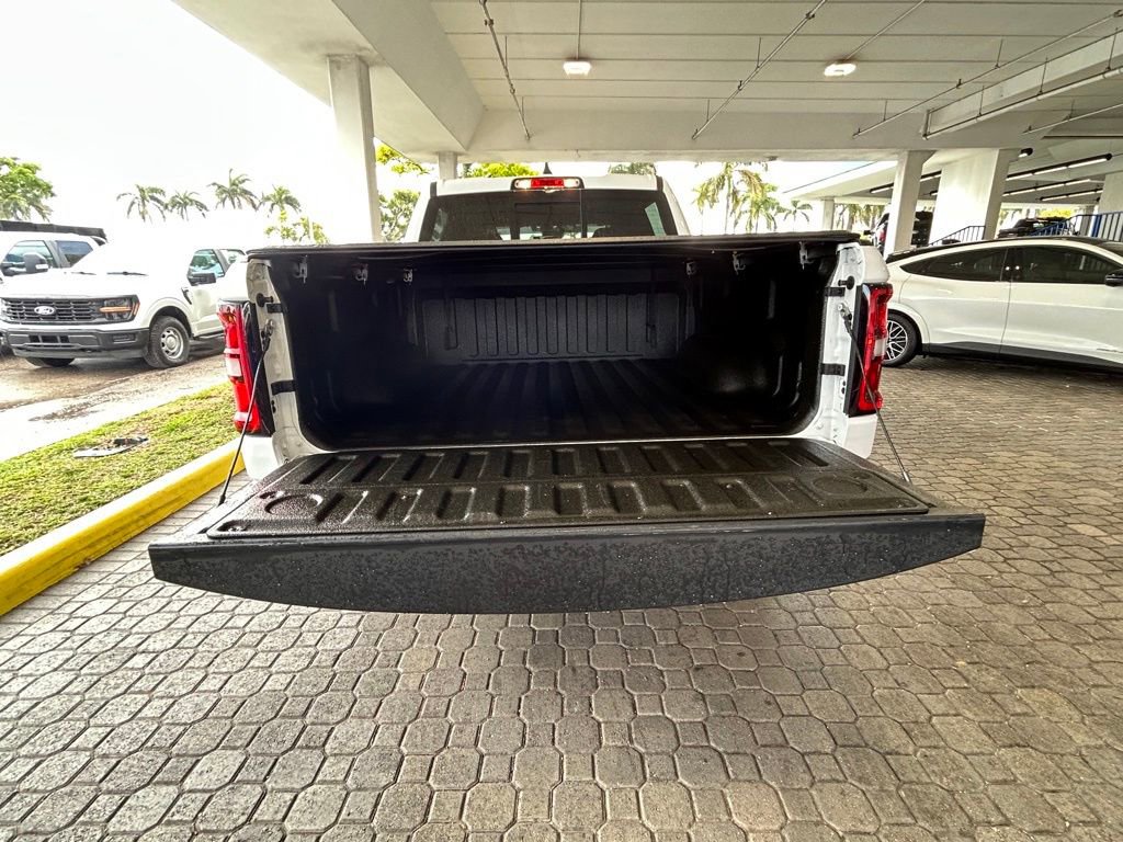 Used 2025 RAM 1500 Big Horn RWD image 34