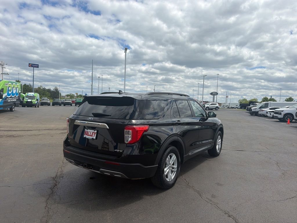 Certified 2022 Ford Explorer XLT w/ Equipment Group 202A AWD/4WD image 8