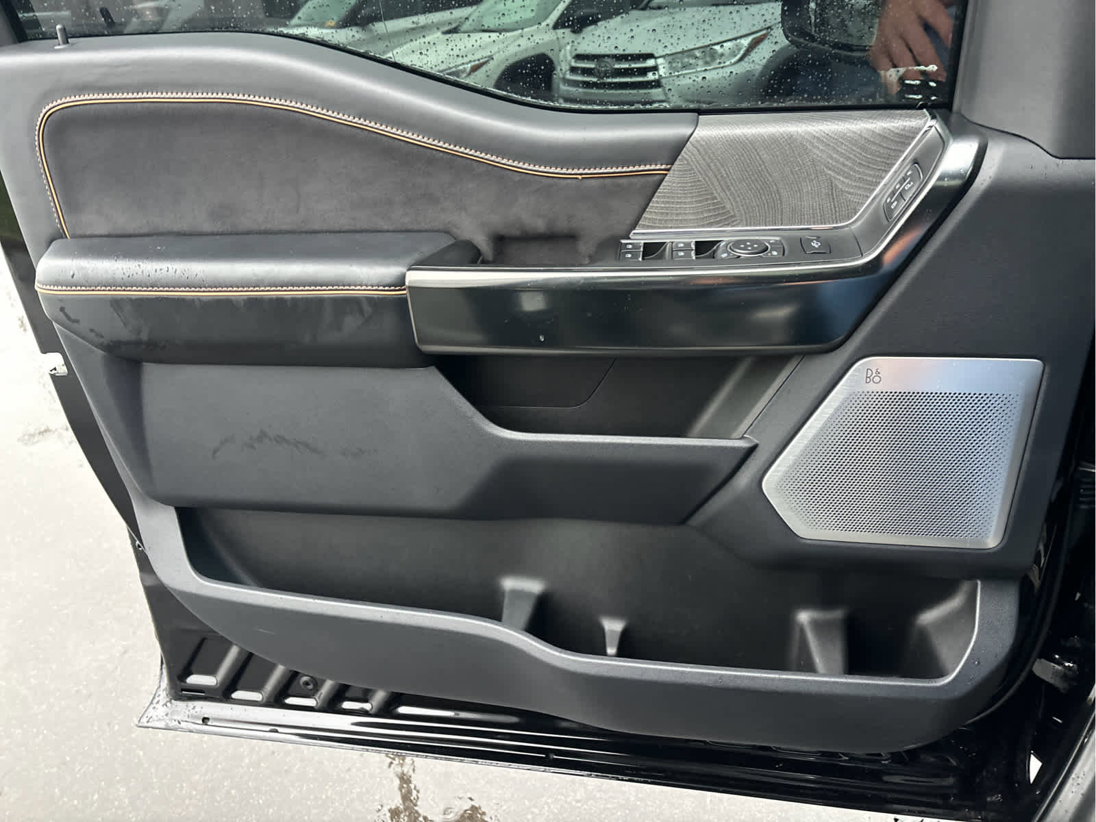 Certified 2024 Ford F350 Platinum w/ FX4 Off-Road Package image 27