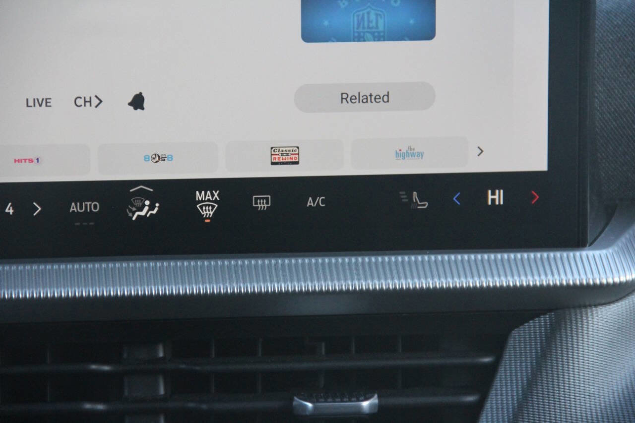 Certified 2025 Ford Explorer ST-Line image 23