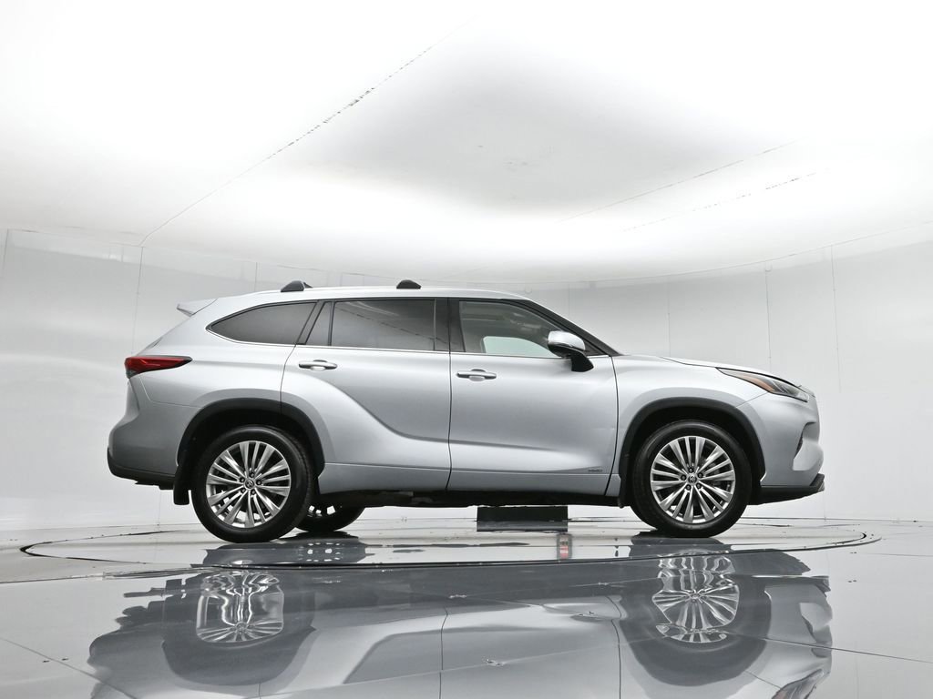 Used 2022 Toyota Highlander Platinum image 10