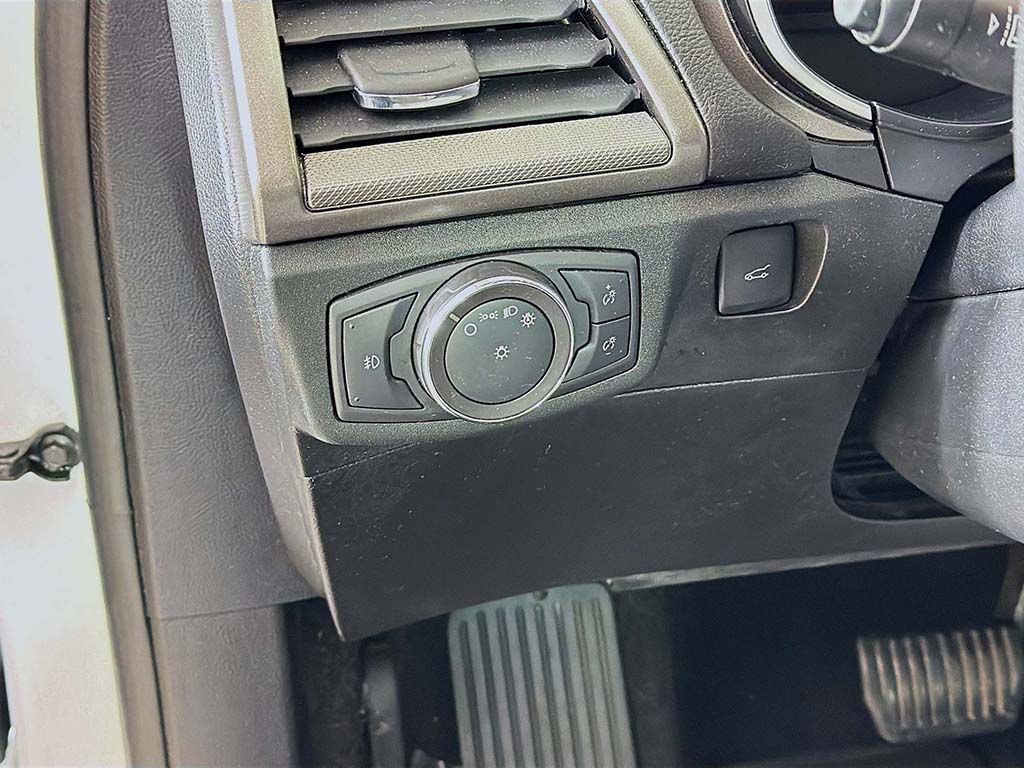 Certified 2019 Ford Fusion SE w/ Equipment Group 151A image 28