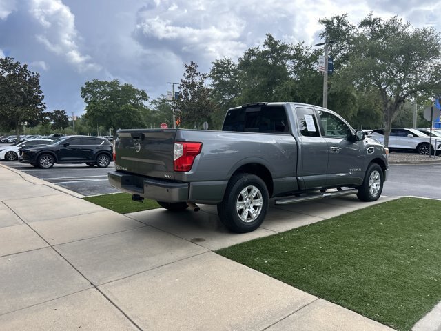 Used 2017 Nissan Titan SV RWD image 5