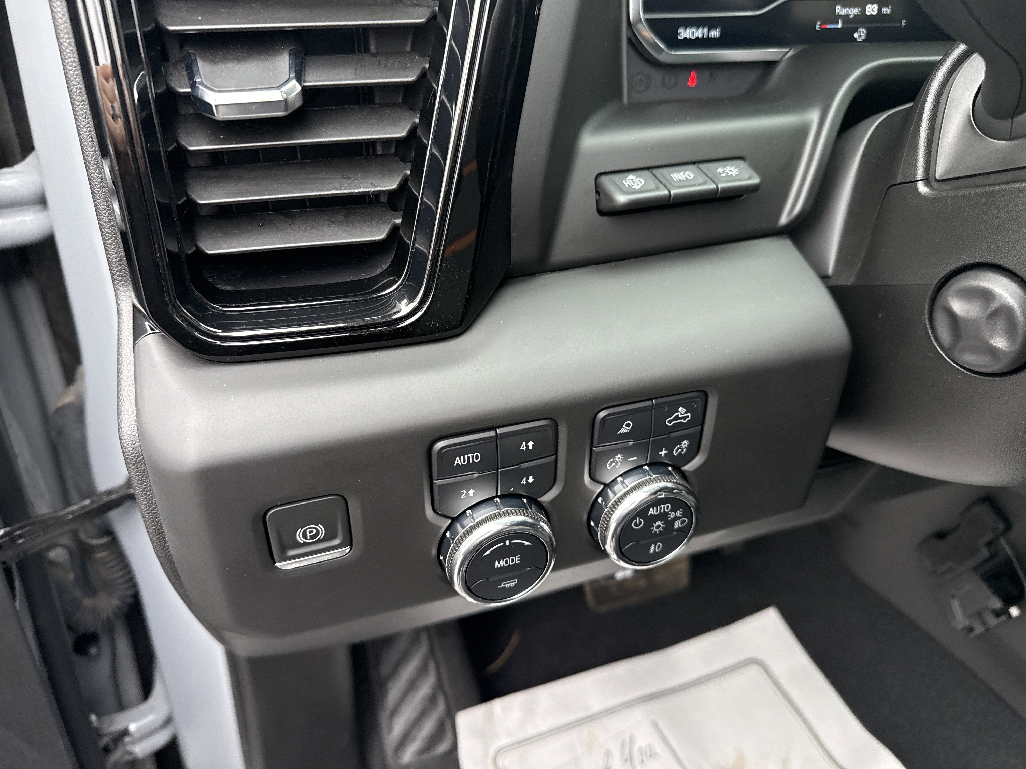 Used 2024 GMC Sierra 1500 AT4 w/ Technology Package AWD/4WD image 22