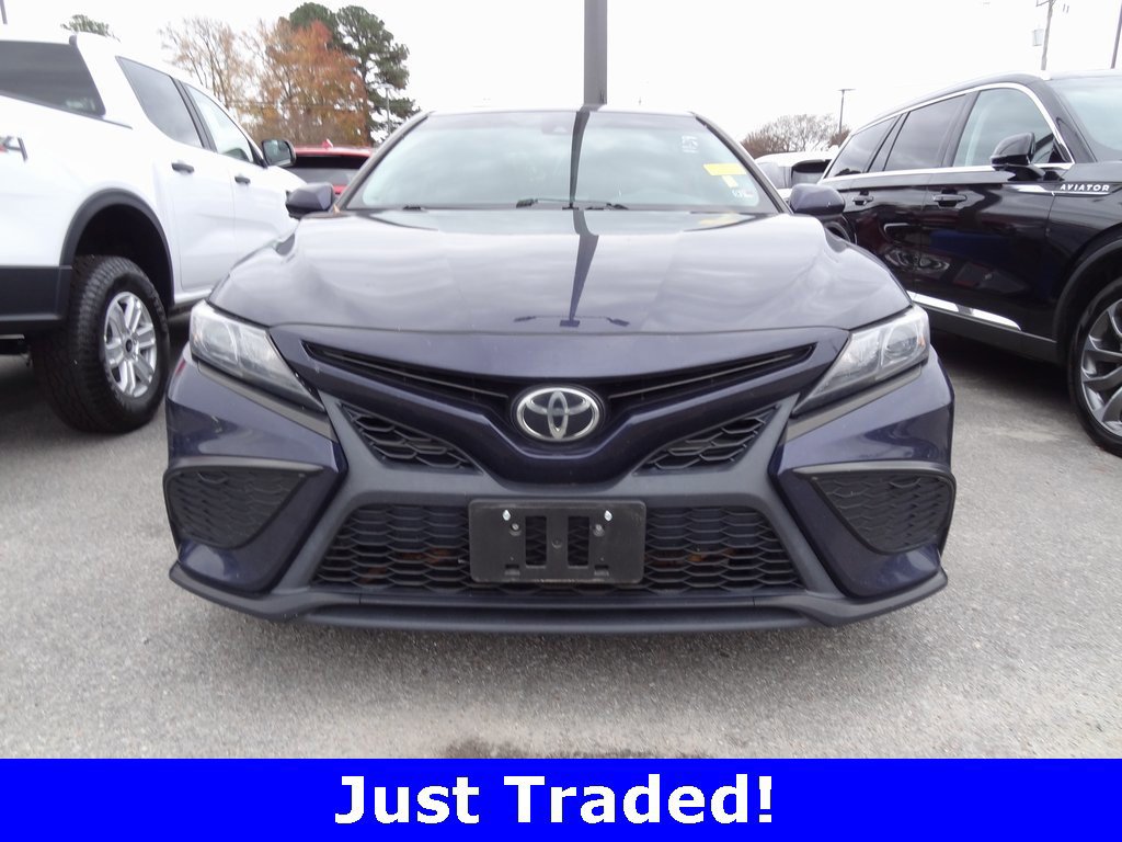 Used 2021 Toyota Camry SE image 4
