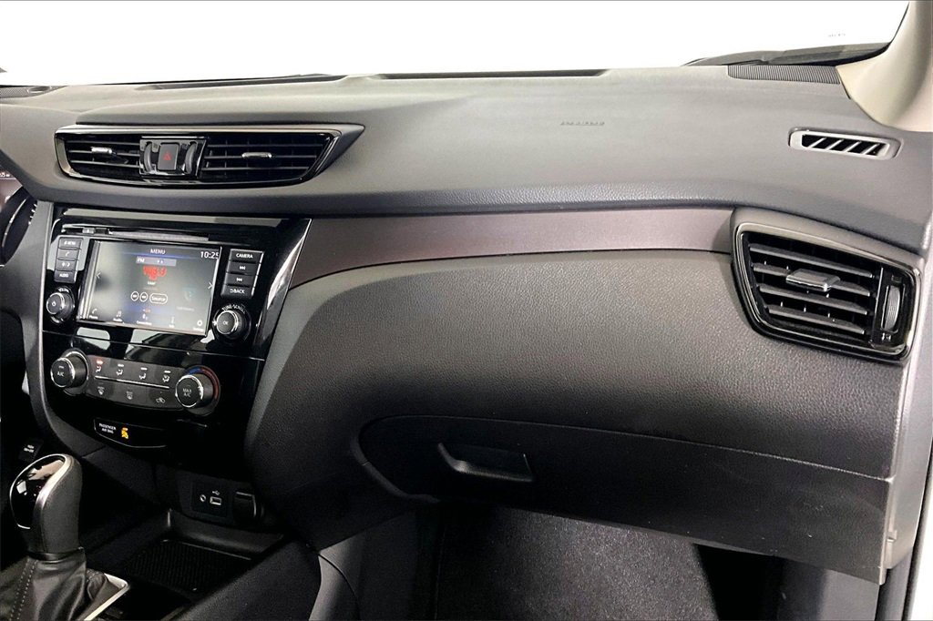 Used 2021 Nissan Rogue Sport S image 12