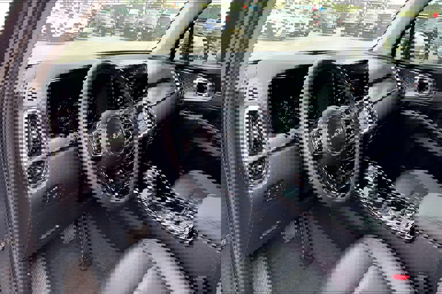 Used 2023 Kia Sorento SX image 17