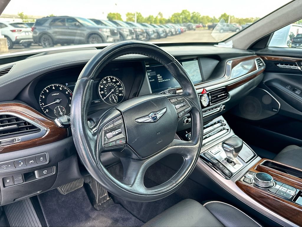 Used 2019 Genesis G90 3.3T Premium RWD image 10
