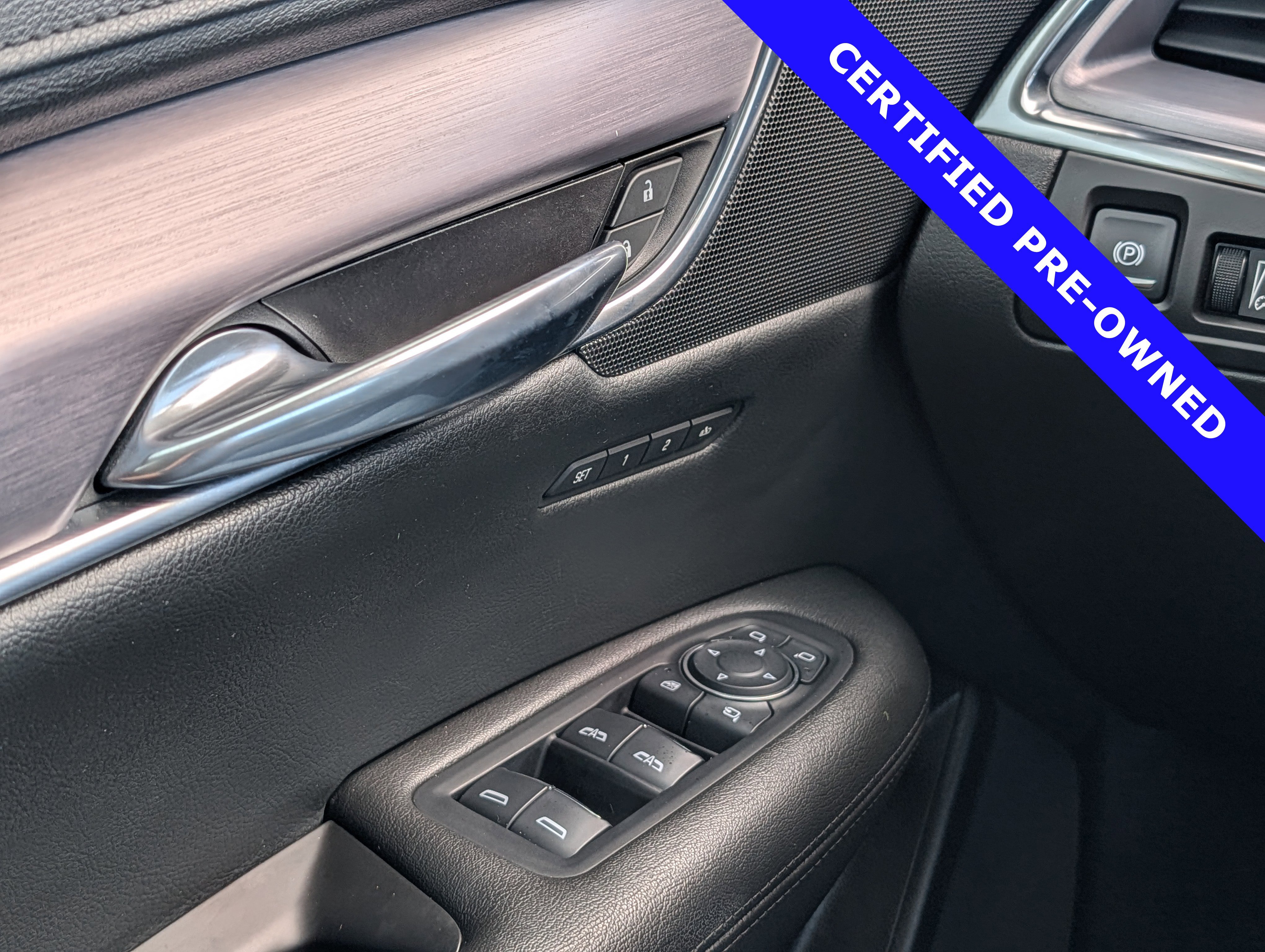 Used 2017 Cadillac XT5 Luxury w/ Driver Awareness Package FWD image 25