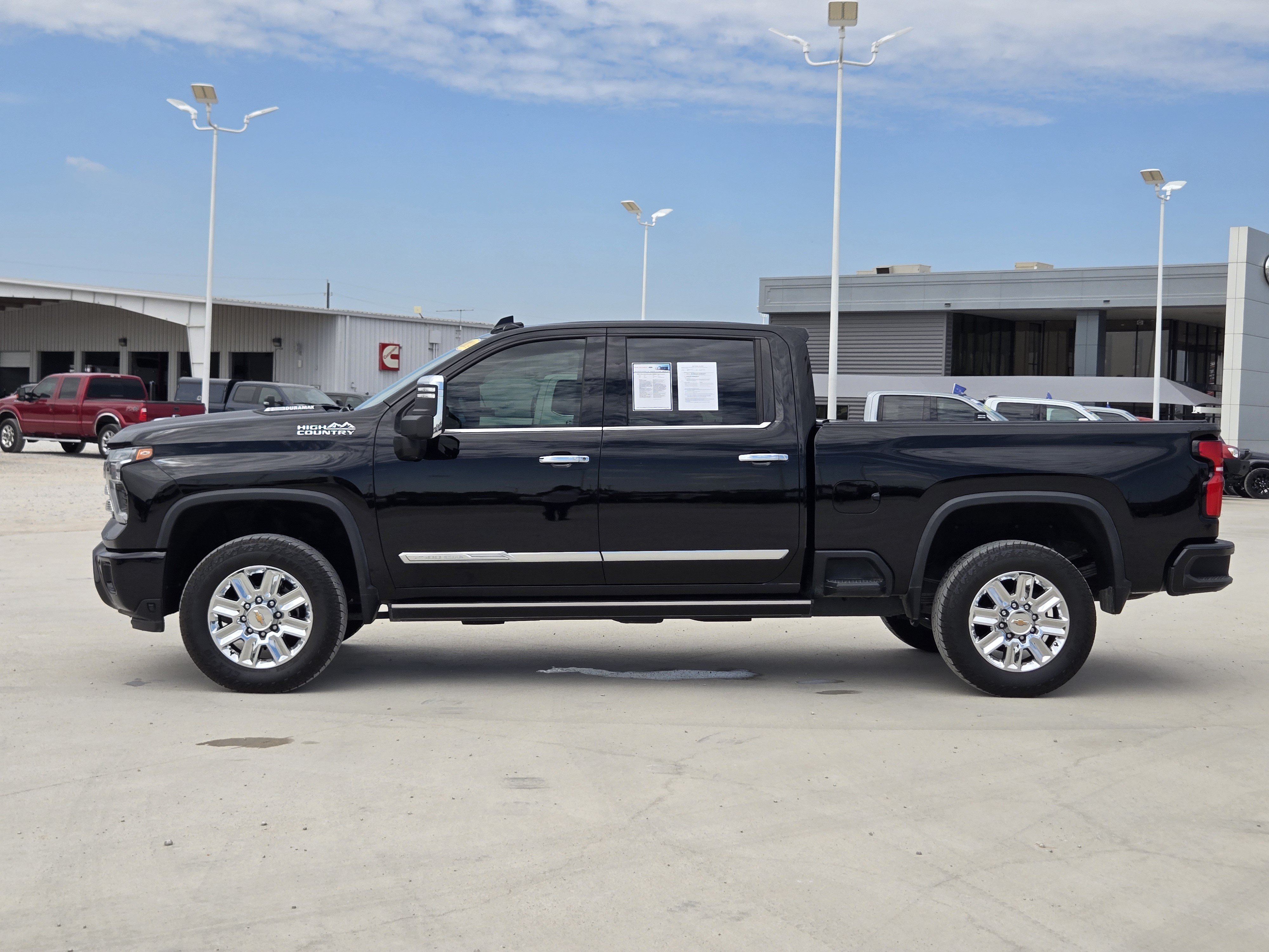 Used 2024 Chevrolet Silverado 2500 High Country w/ High Country Premium Package AWD/4WD image 5