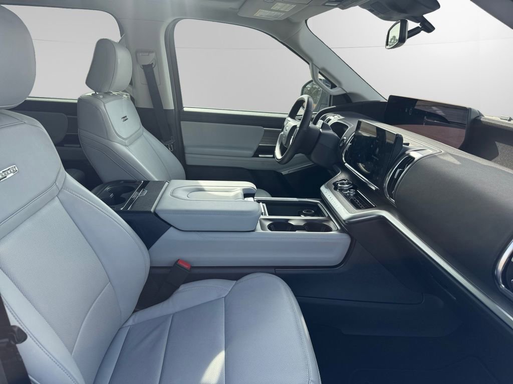 Certified 2025 Ford Expedition Platinum image 15