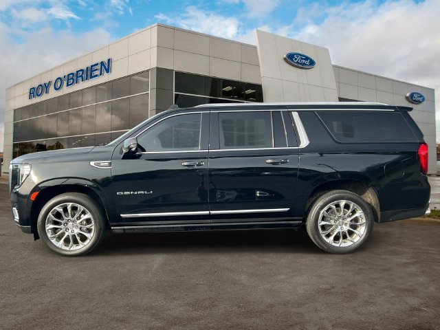 Used 2022 GMC Yukon XL Denali AWD/4WD image 2