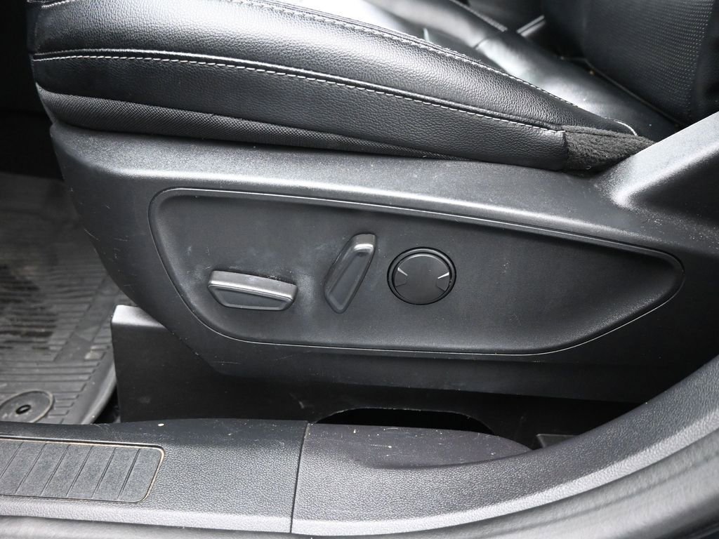 Certified 2022 Ford Escape SEL image 11