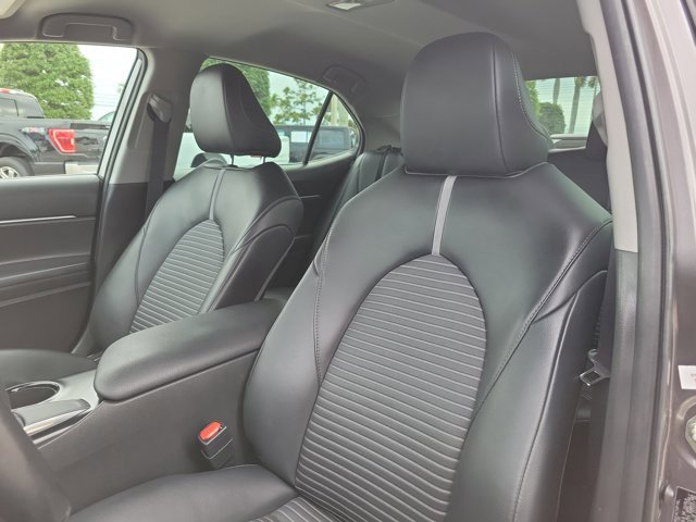 Used 2020 Toyota Camry SE FWD image 24