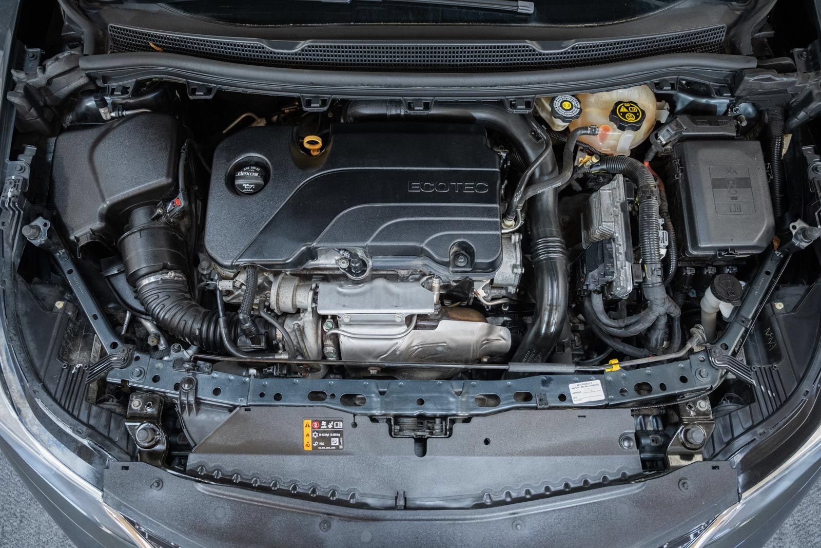 Used 2018 Chevrolet Cruze Premier FWD image 16