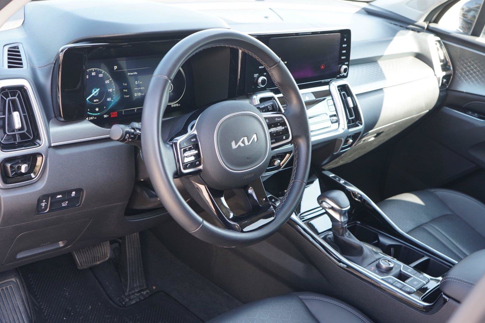Used 2023 Kia Sorento SX AWD/4WD image 9