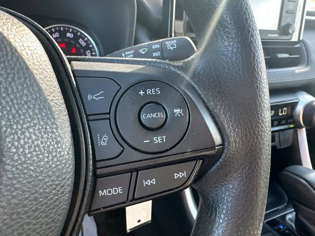 Used 2022 Toyota RAV4 LE AWD/4WD image 14