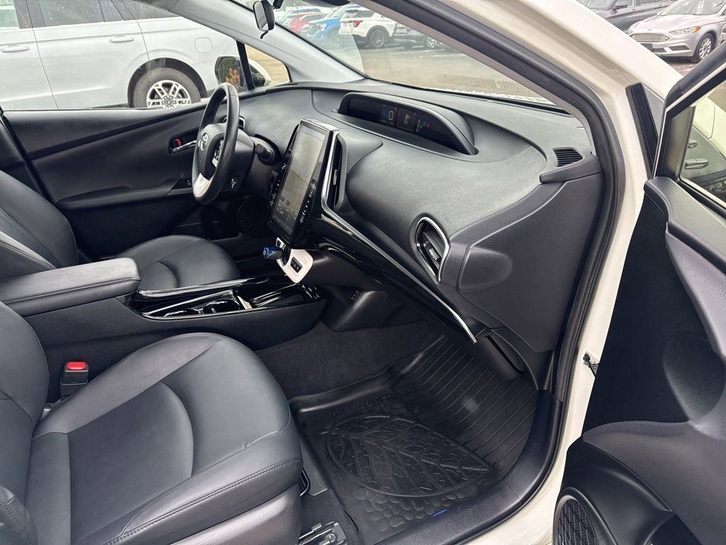 Used 2018 Toyota Prius Prime Premium image 35