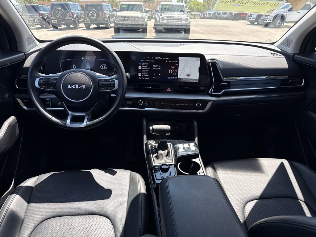 Used 2025 Kia Sportage EX FWD image 5