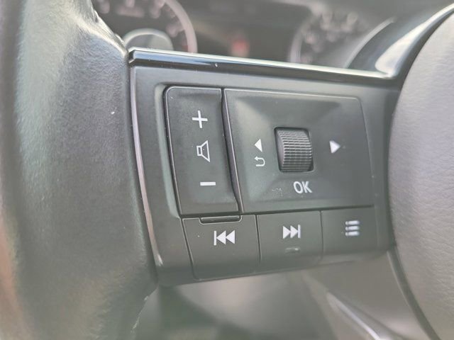 Used 2023 Nissan Pathfinder SV image 24