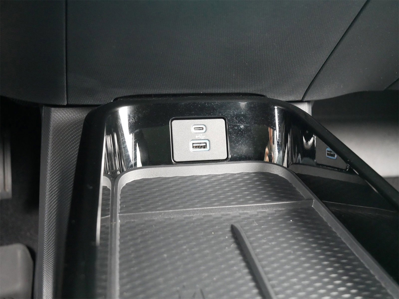 Certified 2022 Ford Mustang Mach-E GT w/ GT Performance Edition image 27