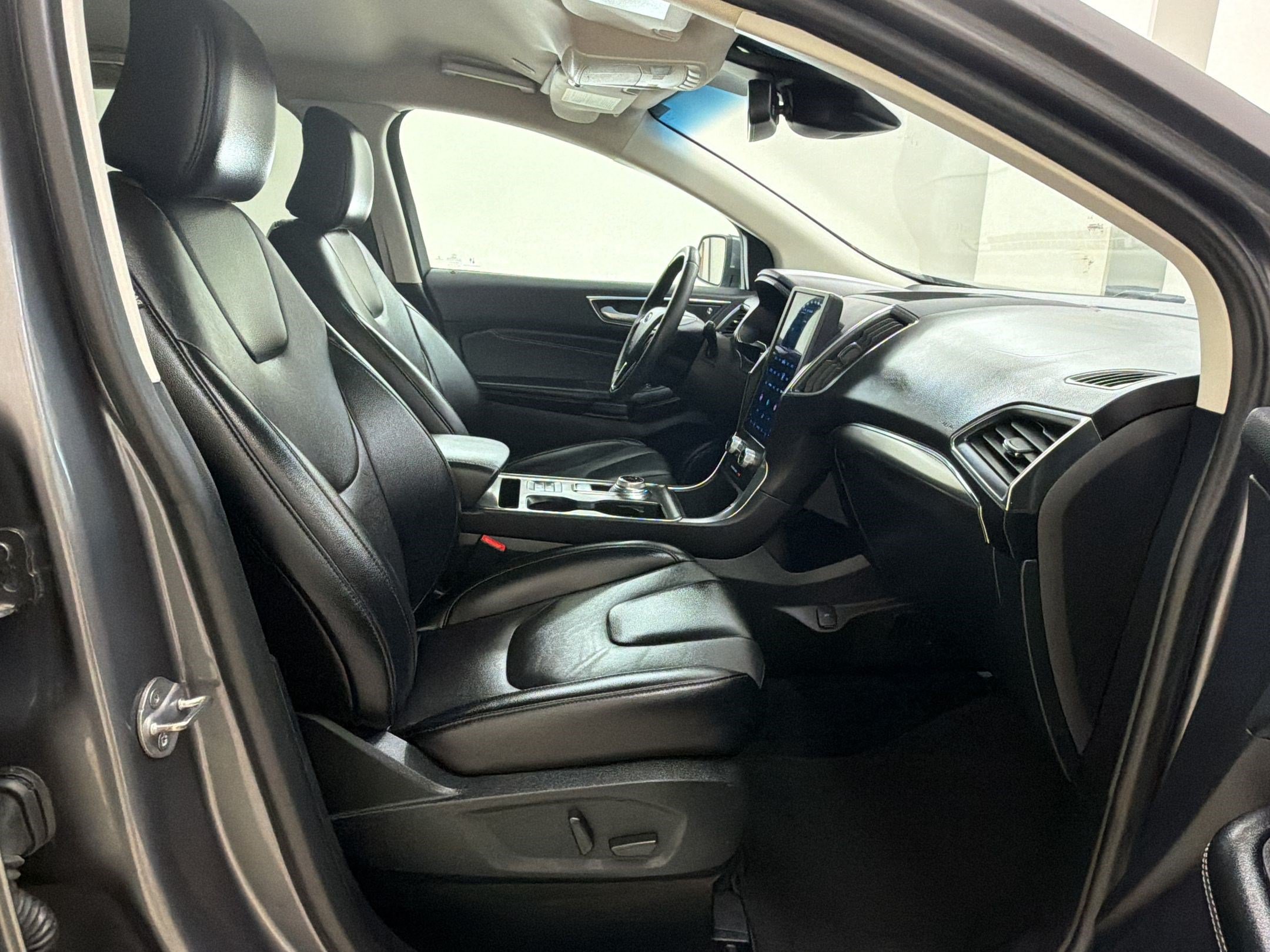 Certified 2022 Ford Edge Titanium AWD/4WD image 21