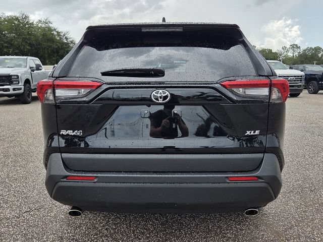 Used 2025 Toyota RAV4 XLE w/ Convenience Package FWD image 7