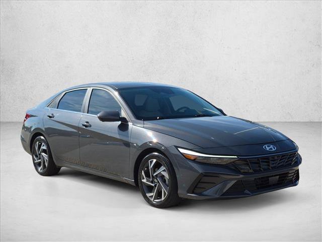 Used 2024 Hyundai Elantra Limited FWD image 3