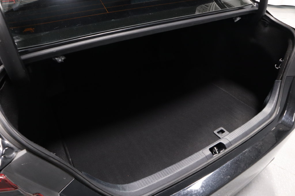 Used 2023 Toyota Camry SE FWD image 13