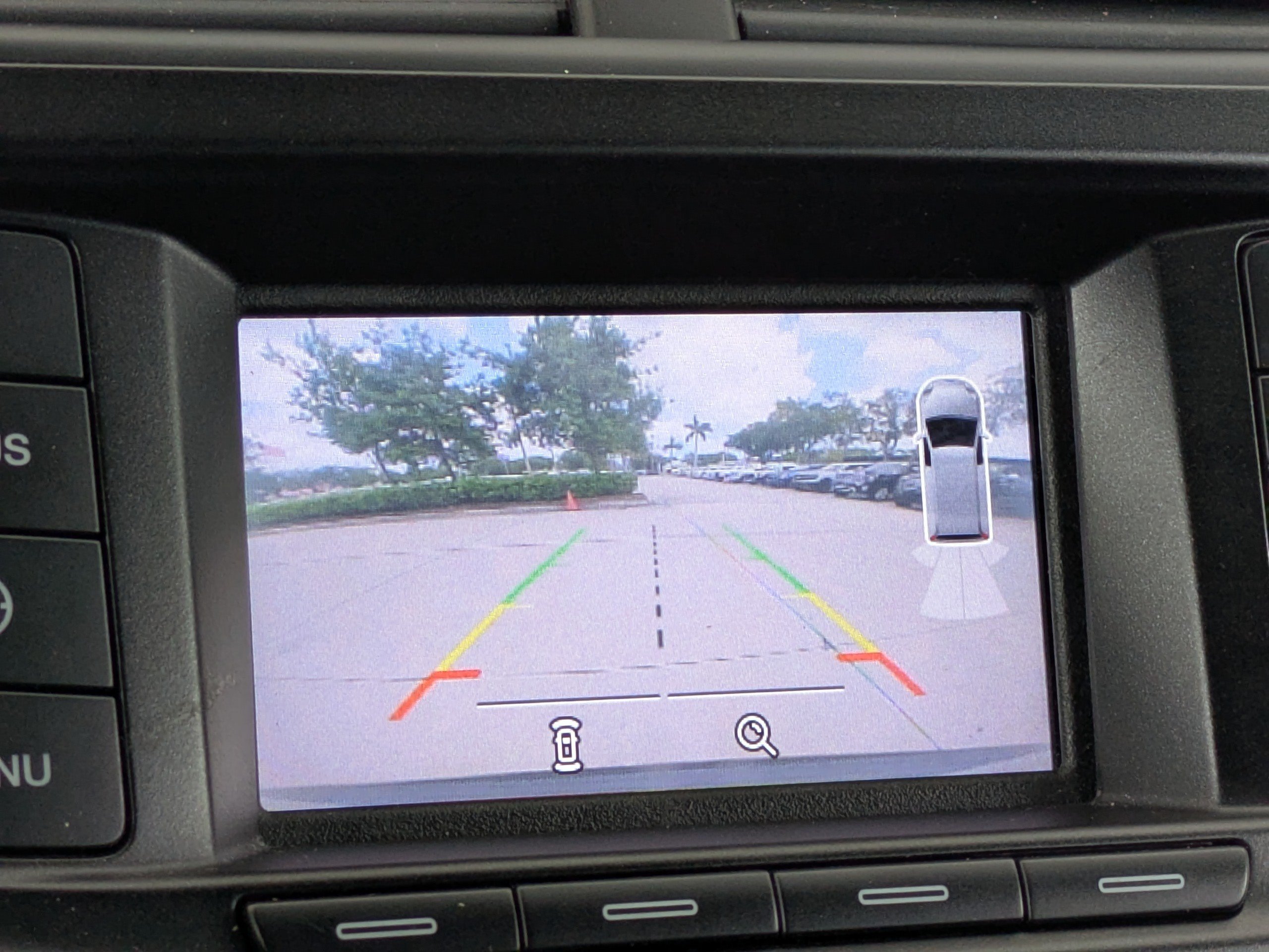 Certified 2018 Ford Explorer XLT FWD image 23