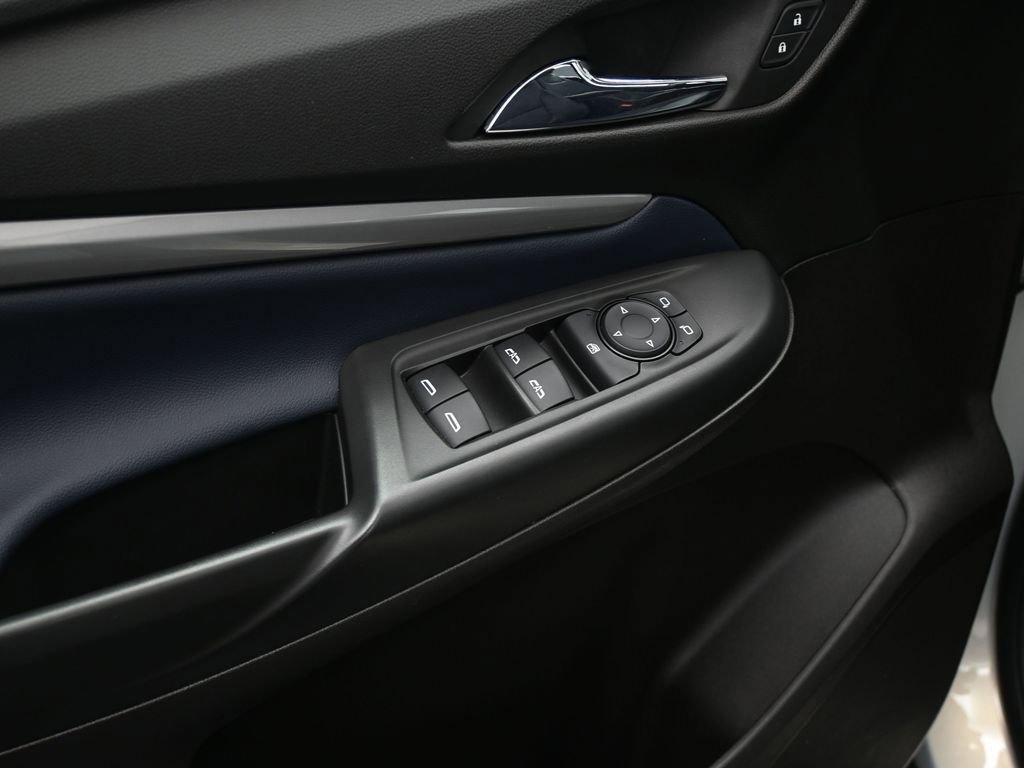 Used 2022 Chevrolet Bolt EUV LT w/ Convenience Package image 35