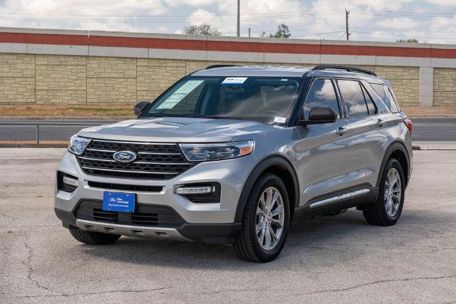 Certified 2020 Ford Explorer XLT w/ Equipment Group 202A RWD image 4
