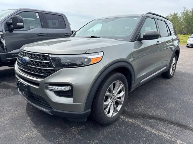 Certified 2020 Ford Explorer XLT w/ Equipment Group 202A AWD/4WD image 3