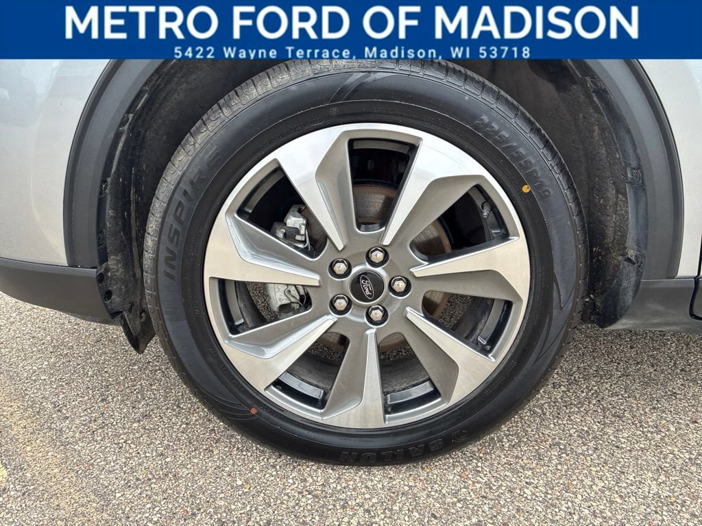 Certified 2024 Ford Escape Platinum AWD/4WD image 47
