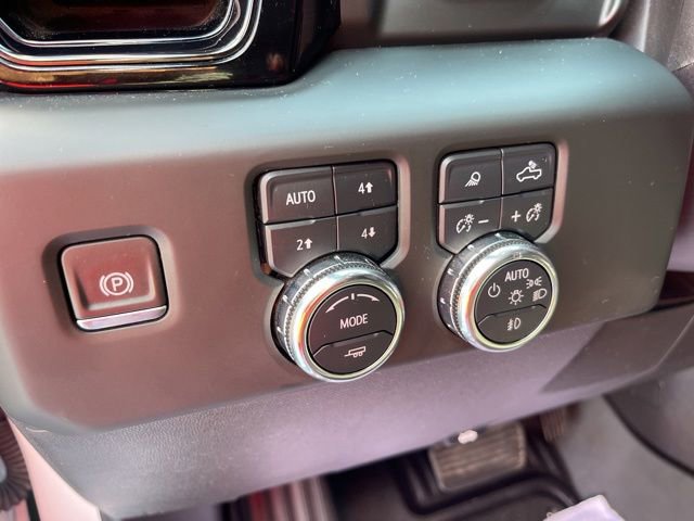 Used 2024 GMC Sierra 1500 AT4 w/ Technology Package AWD/4WD image 15