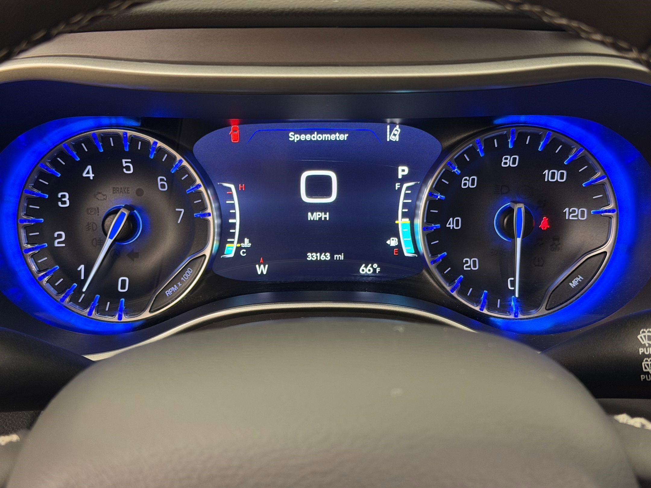 Used 2025 Chrysler Pacifica Select image 17