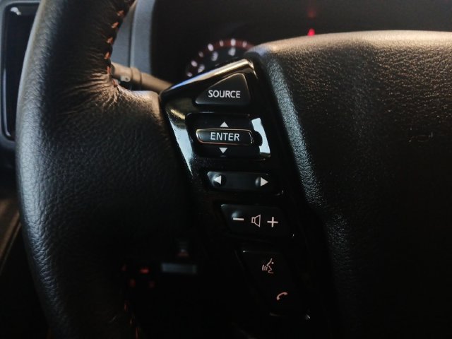 Used 2025 Nissan Frontier PRO-4X w/ Pro Convenience Package AWD/4WD image 7