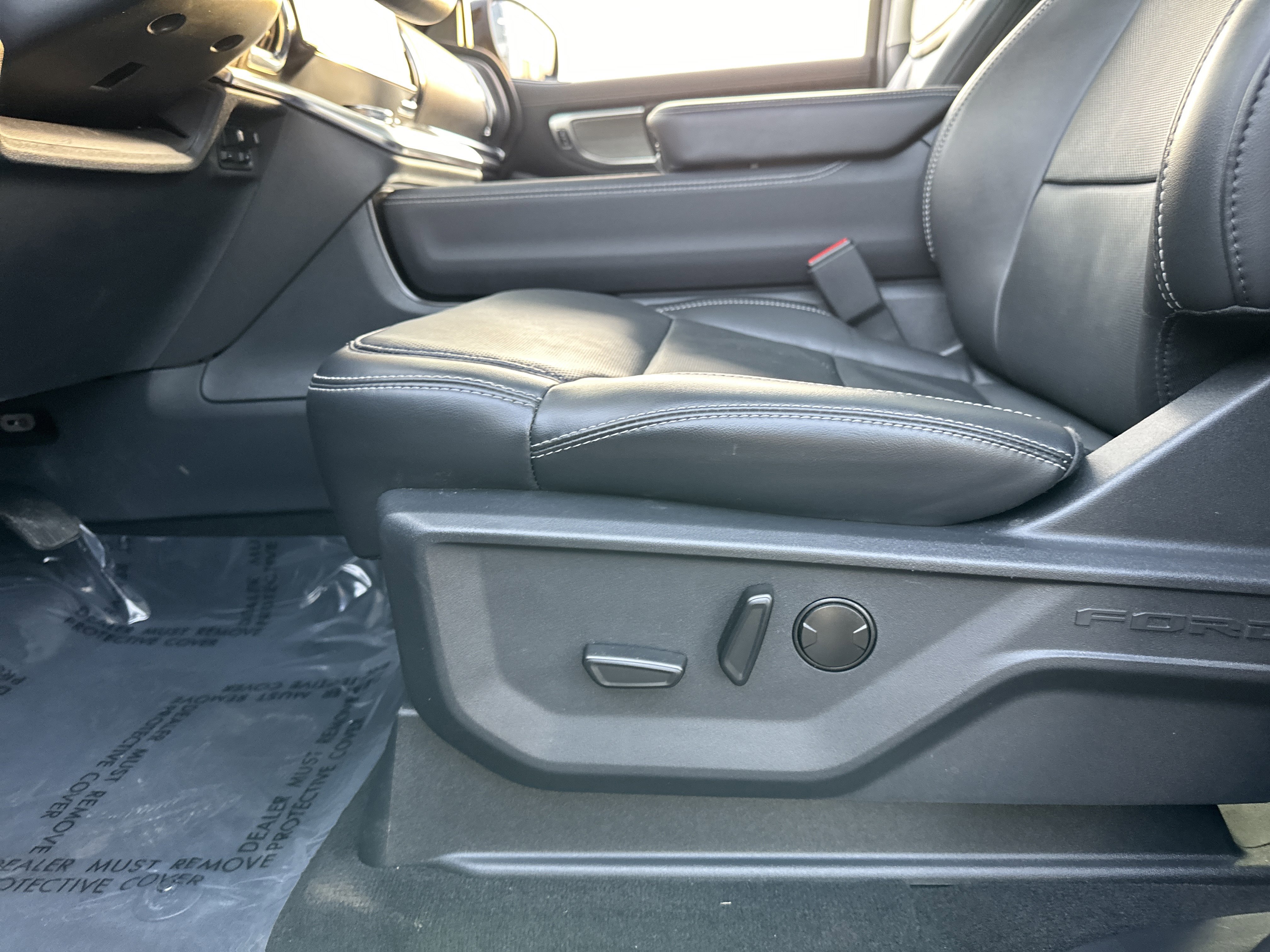 Certified 2025 Ford Expedition Platinum image 17