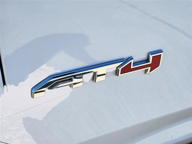 Used 2024 GMC Yukon AT4 w/ Technology Package AWD/4WD image 11