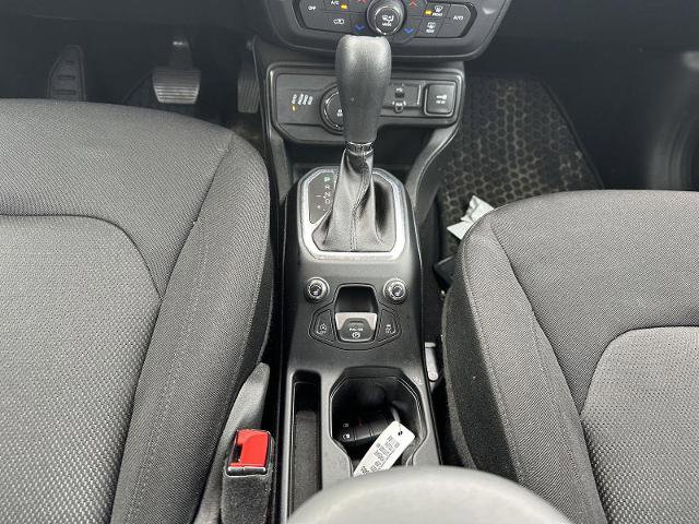 Used 2023 Jeep Renegade Latitude AWD/4WD image 25