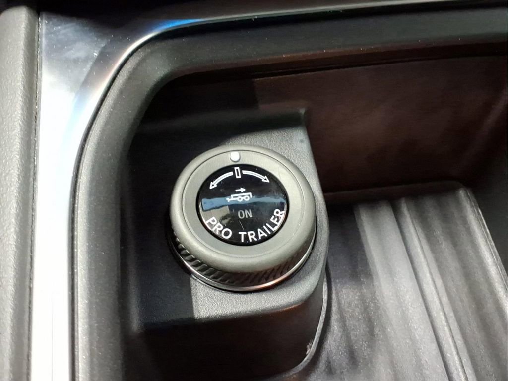 Certified 2025 Ford Expedition Max Active AWD/4WD image 13