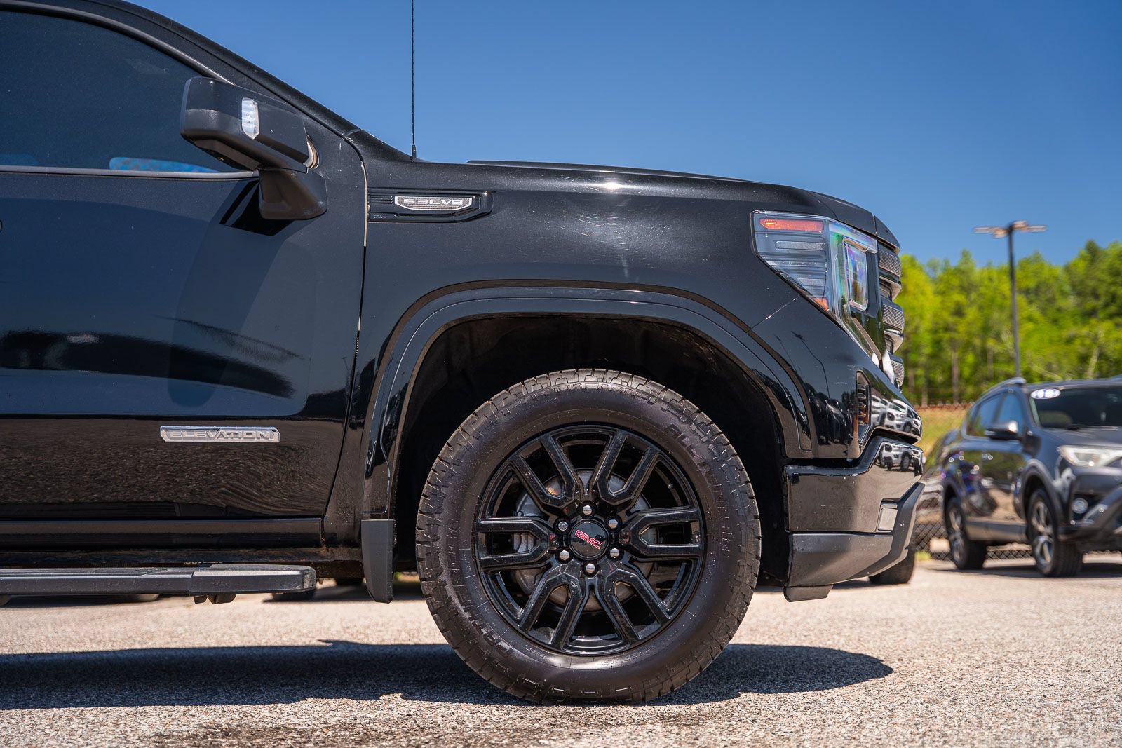 Used 2022 GMC Sierra 1500 Elevation w/ Elevation Premium Package AWD/4WD image 9