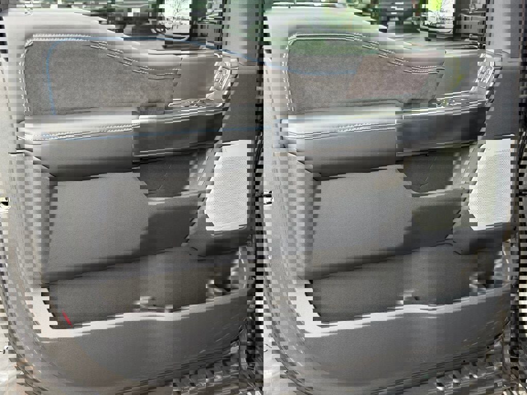 Certified 2026 Ford F350 Platinum w/ Tremor Off-Road Package image 27