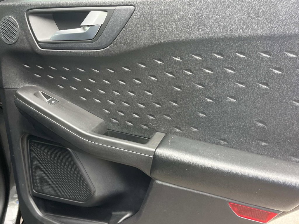 Certified 2020 Ford Escape Titanium AWD/4WD image 23