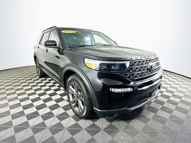 Certified 2023 Ford Explorer XLT w/ Equipment Group 202A image 4