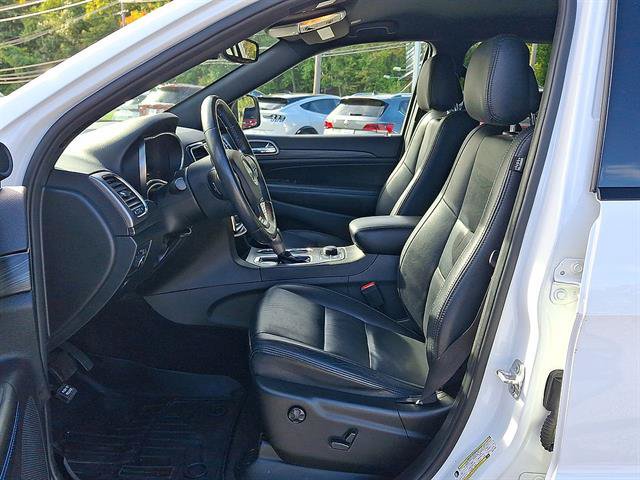 Used 2019 Jeep Grand Cherokee Laredo AWD/4WD image 11